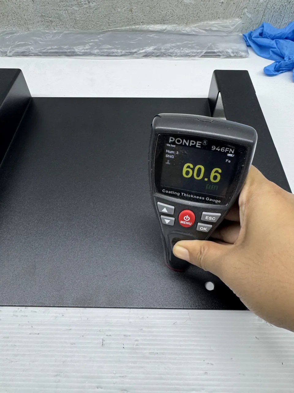 การตรวจชิ้นงานจริงด้วยเครื่องมือวัดความหนาของสี